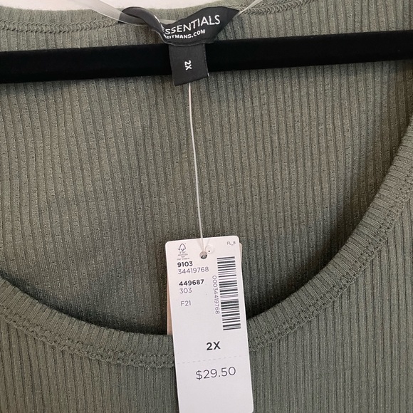 BNWT - R Essentials (Reitmans) 2x Scoop Neck Olive shirt - Picture 3 of 4